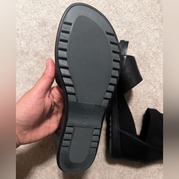 EILEEN FISHER BLACK WEDGE SANDALS Sz 7.5 - Picture 6 of 6